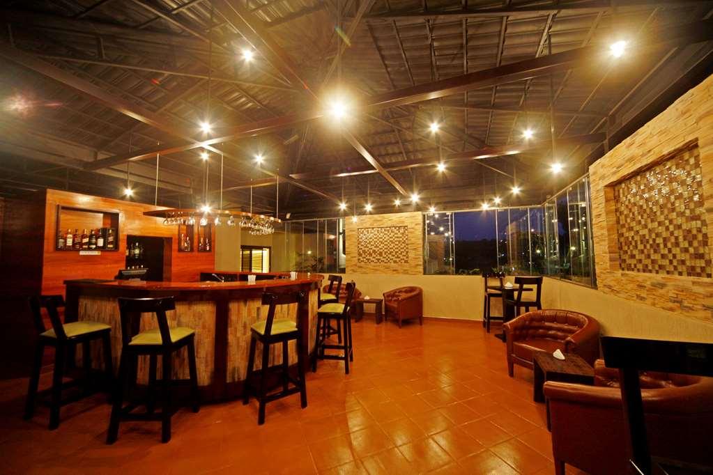 Best Western Premier Garden Hotel Entebbe Restaurant bilde
