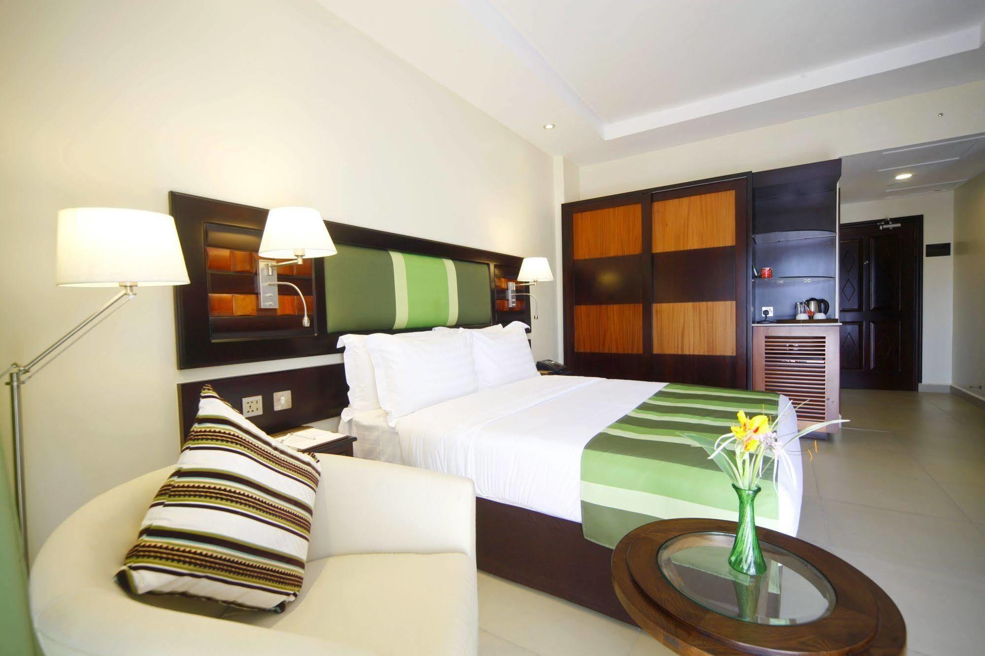 Best Western Premier Garden Hotel Entebbe Eksteriør bilde