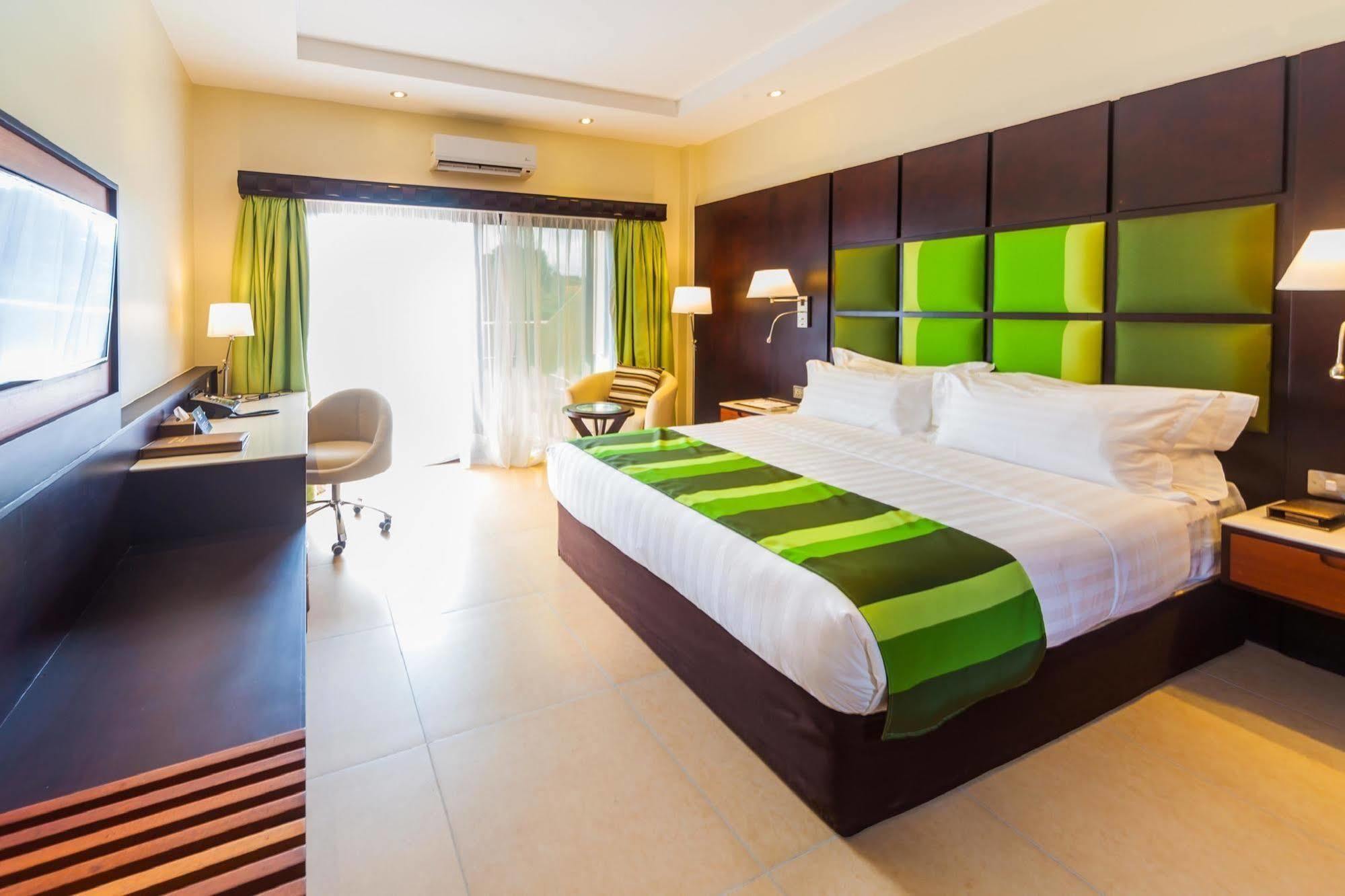 Best Western Premier Garden Hotel Entebbe Eksteriør bilde